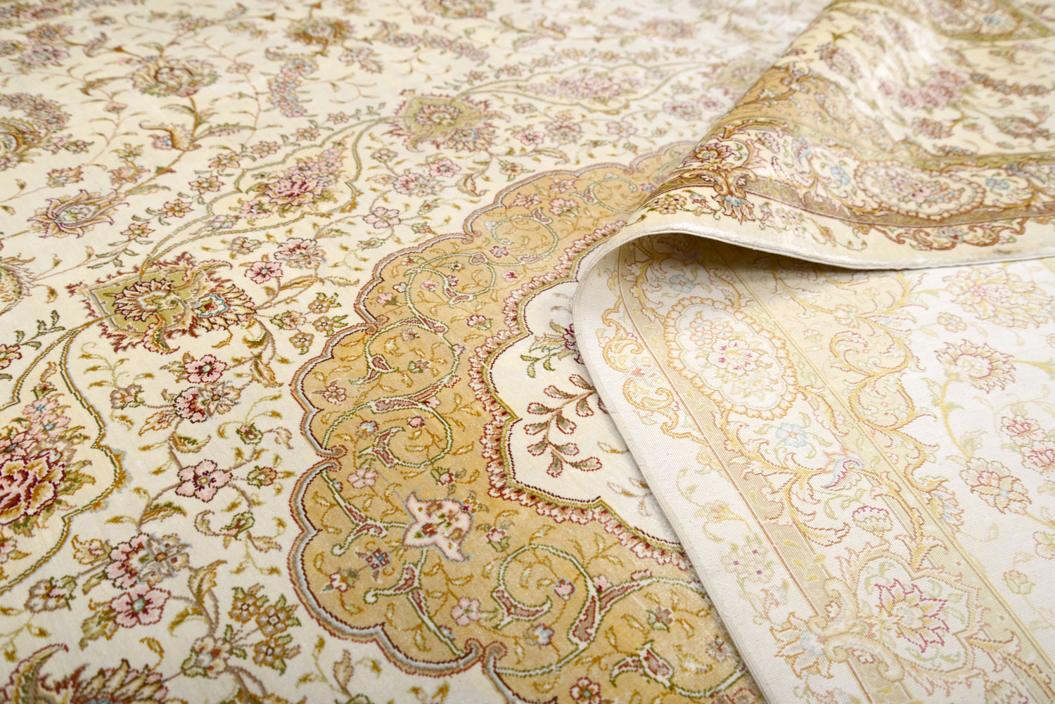 Турецкий ковер с плотностью более 1 100 000 узлов на кв. метр 