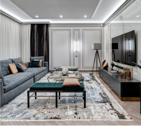 Пример использования схемы 2: ковер занимает все пространство перед диваном и другой мебелью